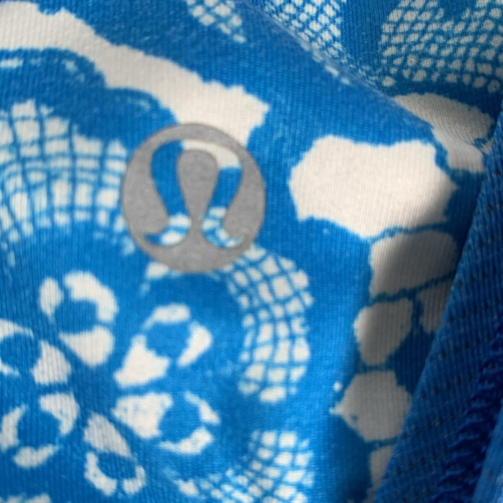 Lululemon Run Back On Track Tank Laceoflage Blue Women’s Size 10 - Picture 10 of 10